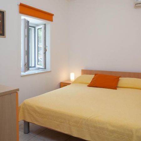 Apartment Bura 1 Makarska Exterior photo